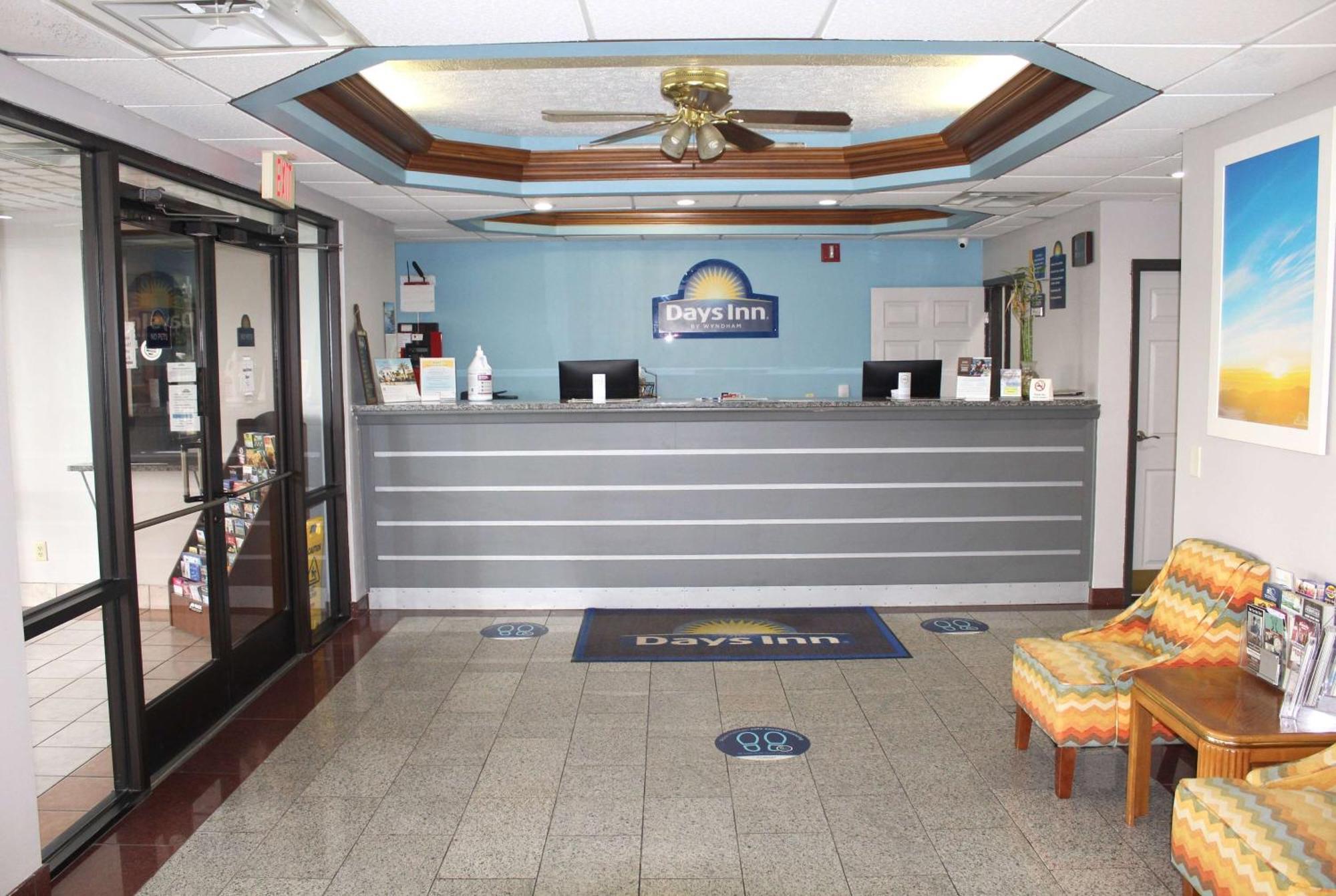 Days Inn By Wyndham Franklin Exterior photo