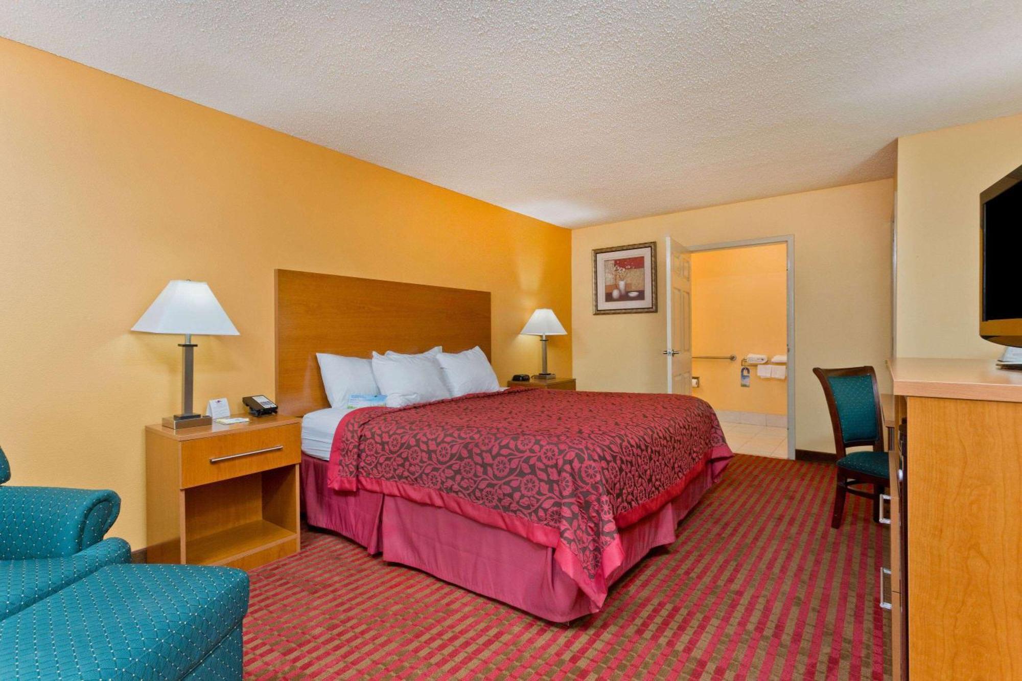 Days Inn By Wyndham Franklin Exterior photo